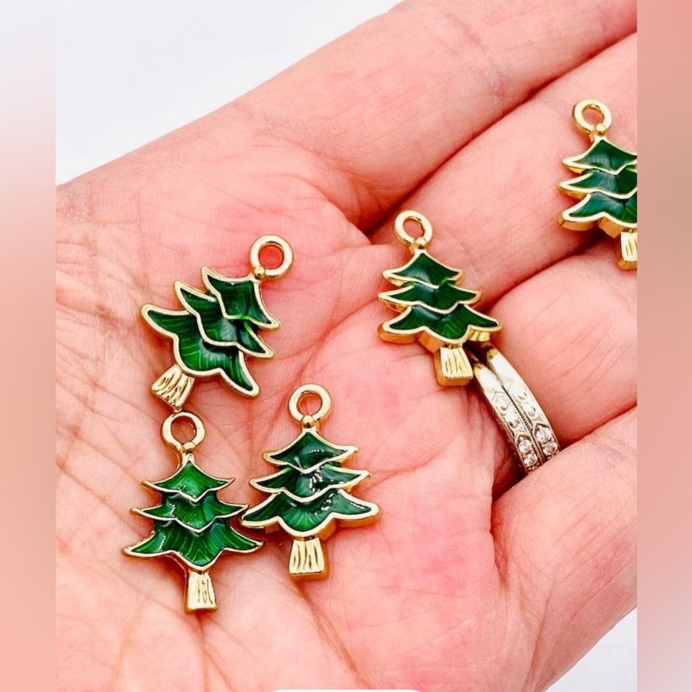 5 Christmas Tree enamel charms, bracelet charms, jewelry charms, pendants.